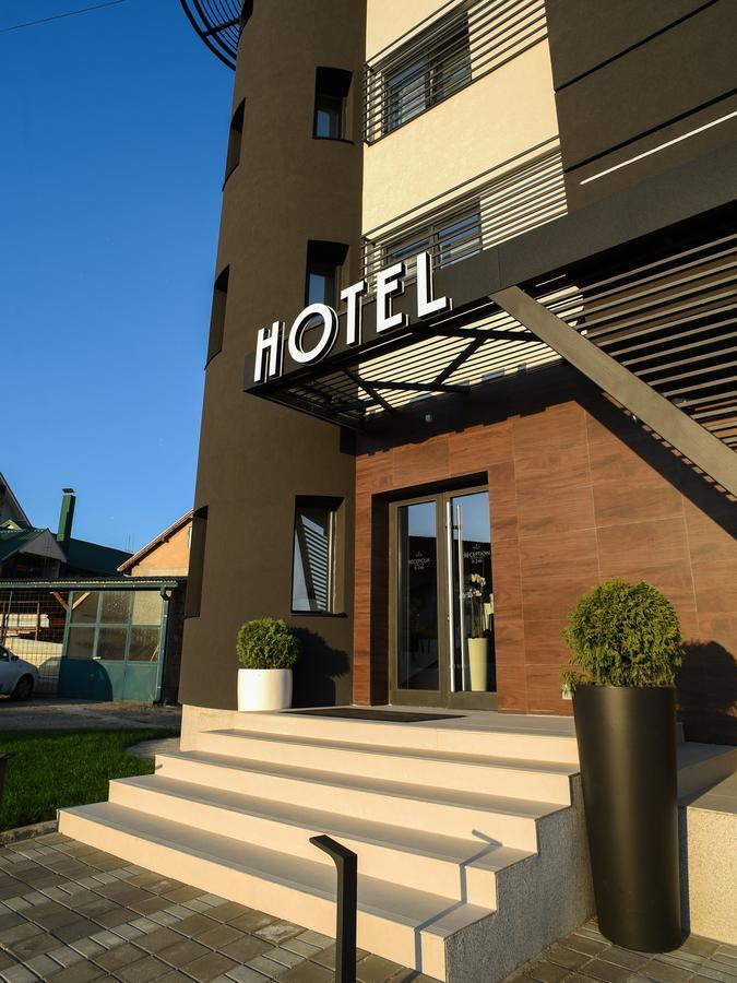 Hotel Ideo Lux Nis Ngoại thất bức ảnh