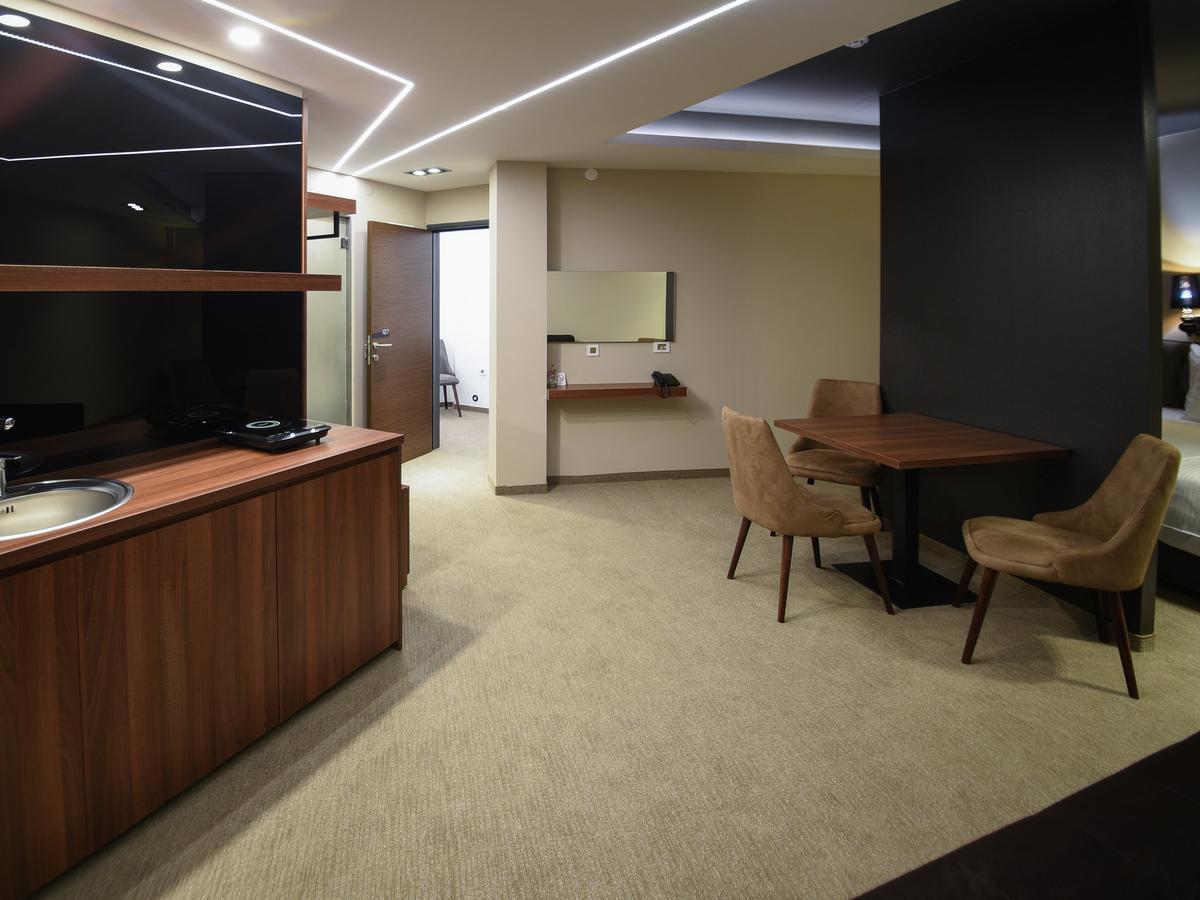 Hotel Ideo Lux Nis Ngoại thất bức ảnh