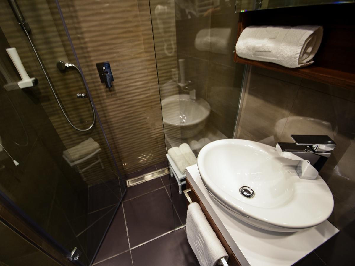 Hotel Ideo Lux Nis Ngoại thất bức ảnh