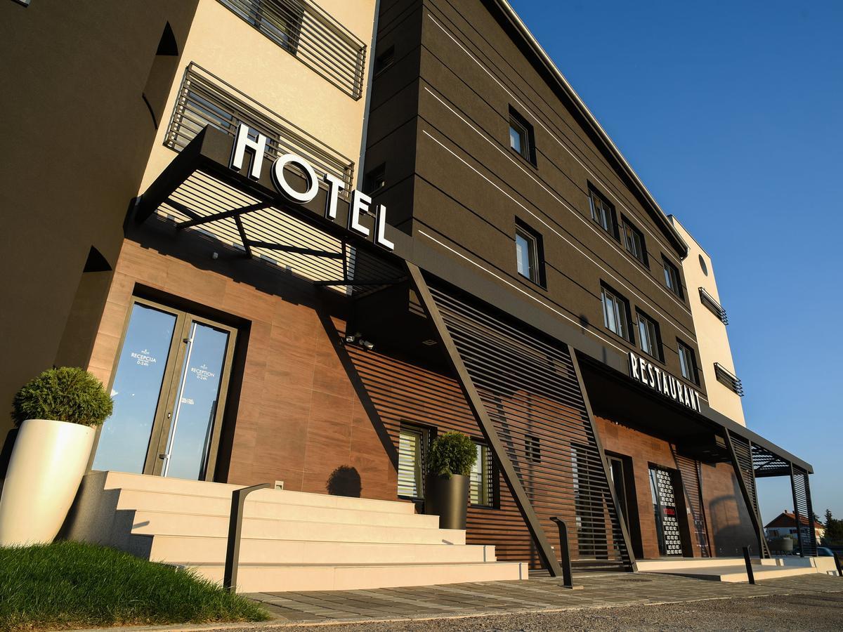 Hotel Ideo Lux Nis Ngoại thất bức ảnh