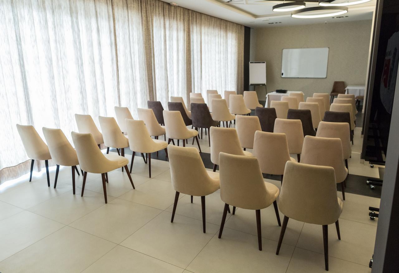 Hotel Ideo Lux Nis Ngoại thất bức ảnh