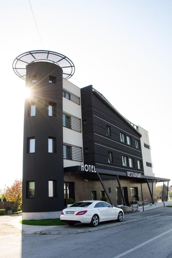 Hotel Ideo Lux Nis Ngoại thất bức ảnh